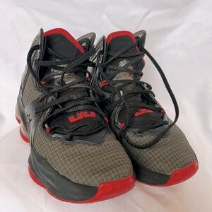 Nike LeBron 19 Bred Big Kids - Size 4Y - Red and Black